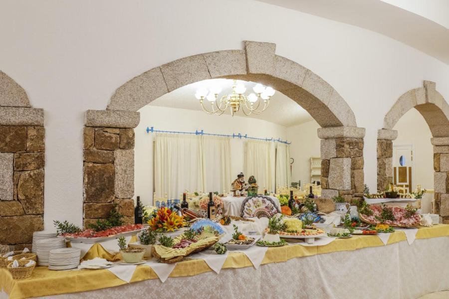 Nicolaus Club Li Cucutti Hotel Agrustos Buitenkant foto