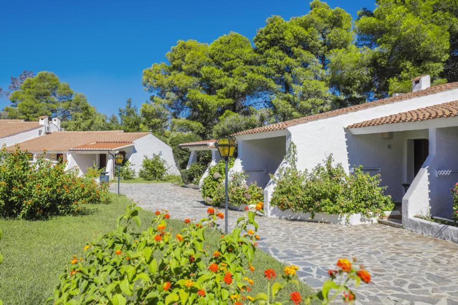 Nicolaus Club Li Cucutti Hotel Agrustos Buitenkant foto