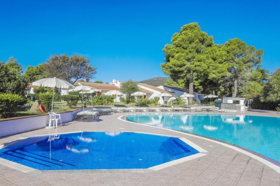 Nicolaus Club Li Cucutti Hotel Agrustos Buitenkant foto